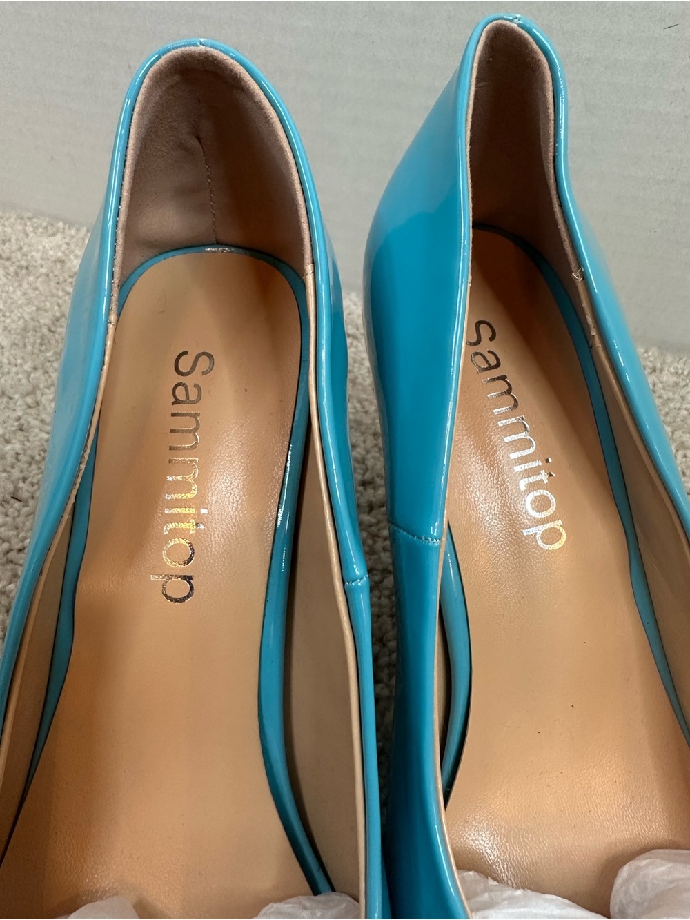 Pointed-Toe Patent Pumps in Turquoise with Stud Trim, size 9.5, new without box - Picture 6 of 8